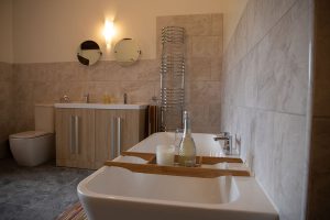 Goshawk Barn Main Bathroom