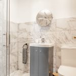 Kestrel Barn - bathroom