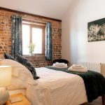 Peregrin Barn - bedroom
