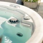 Peregrin Barn - hot tub